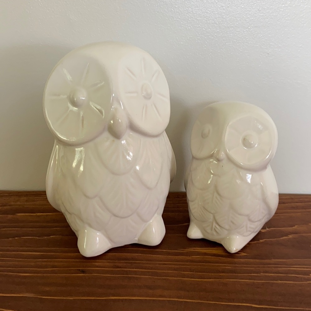 Ceramic owl figures